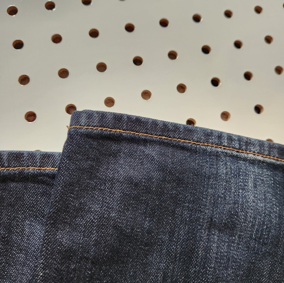 Lucky Brand Jeans (410 Athletic Fit) - Picture 5 of 5